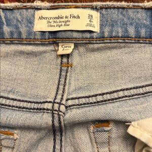 Abercrombie & Fitch Ultra High Rise 90s Straight Jeans